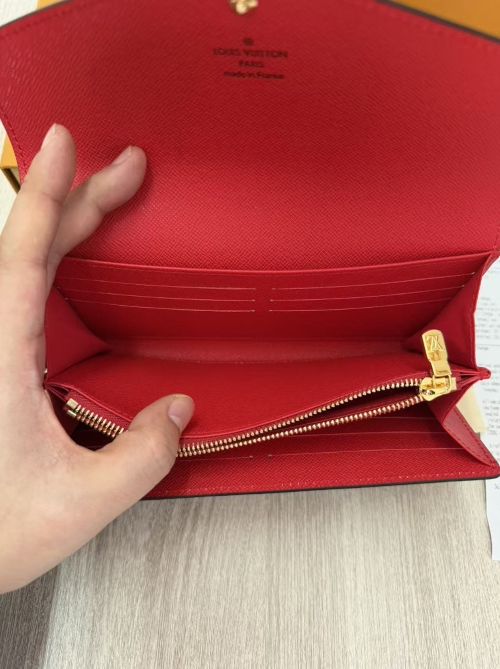 Louis Vuitton Sarah Wallet - Picture 4 of 16